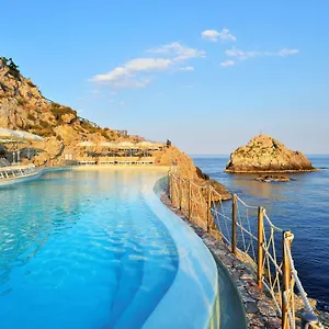 https://atahotel-capotaormina.taorminaitalyhotels.com