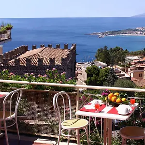 https://mediterranee-hotel.taorminaitalyhotels.com